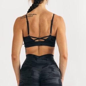 Alphalete surface limitless sports bra